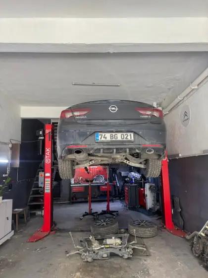 AS-CAR Servis atölyesinde otomatik şanzıman ve motor mekanik çalışması — 31
