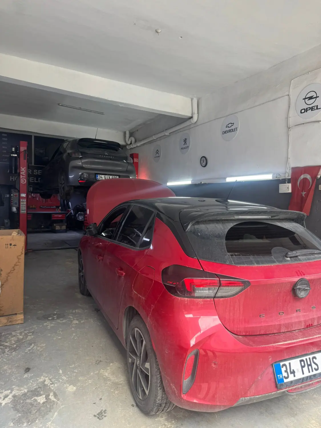 AS-CAR Servis atölyesinde otomatik şanzıman çalışması