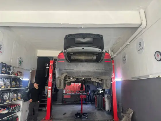 AS-CAR Servis atölyesinde otomatik şanzıman ve motor mekanik çalışması — 38